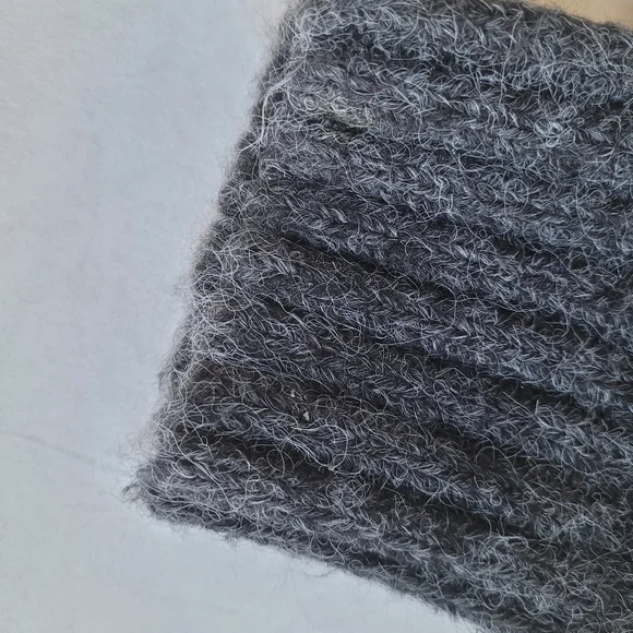 HL AFFAIR Sweater. Size: L - Picture 9 of 14